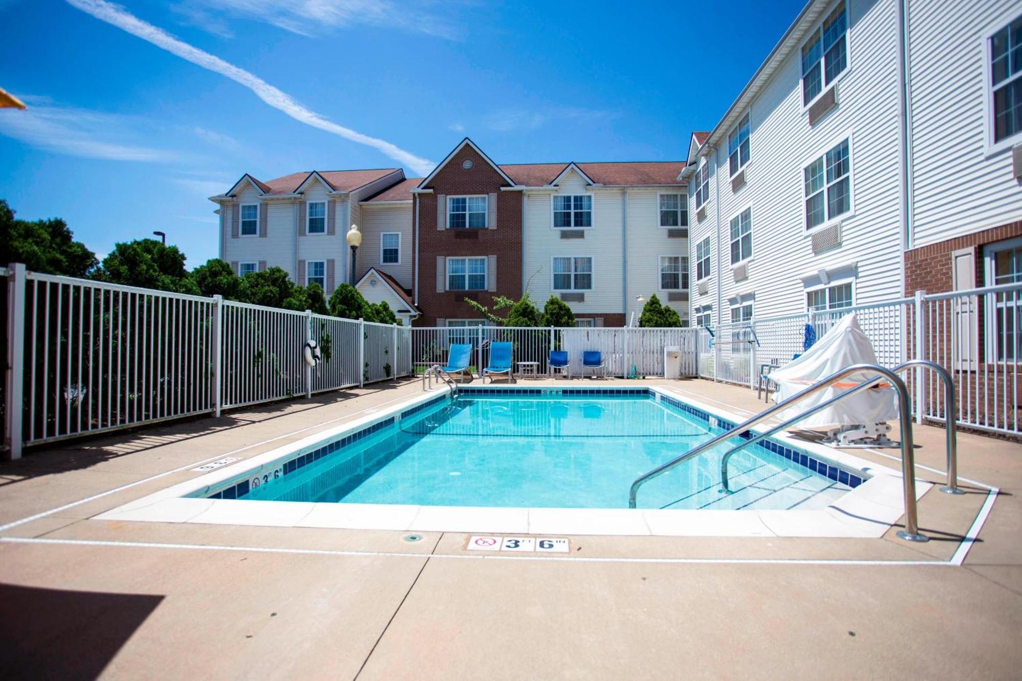 Towneplace Suites Cleveland Стритсборо Экстерьер фото
