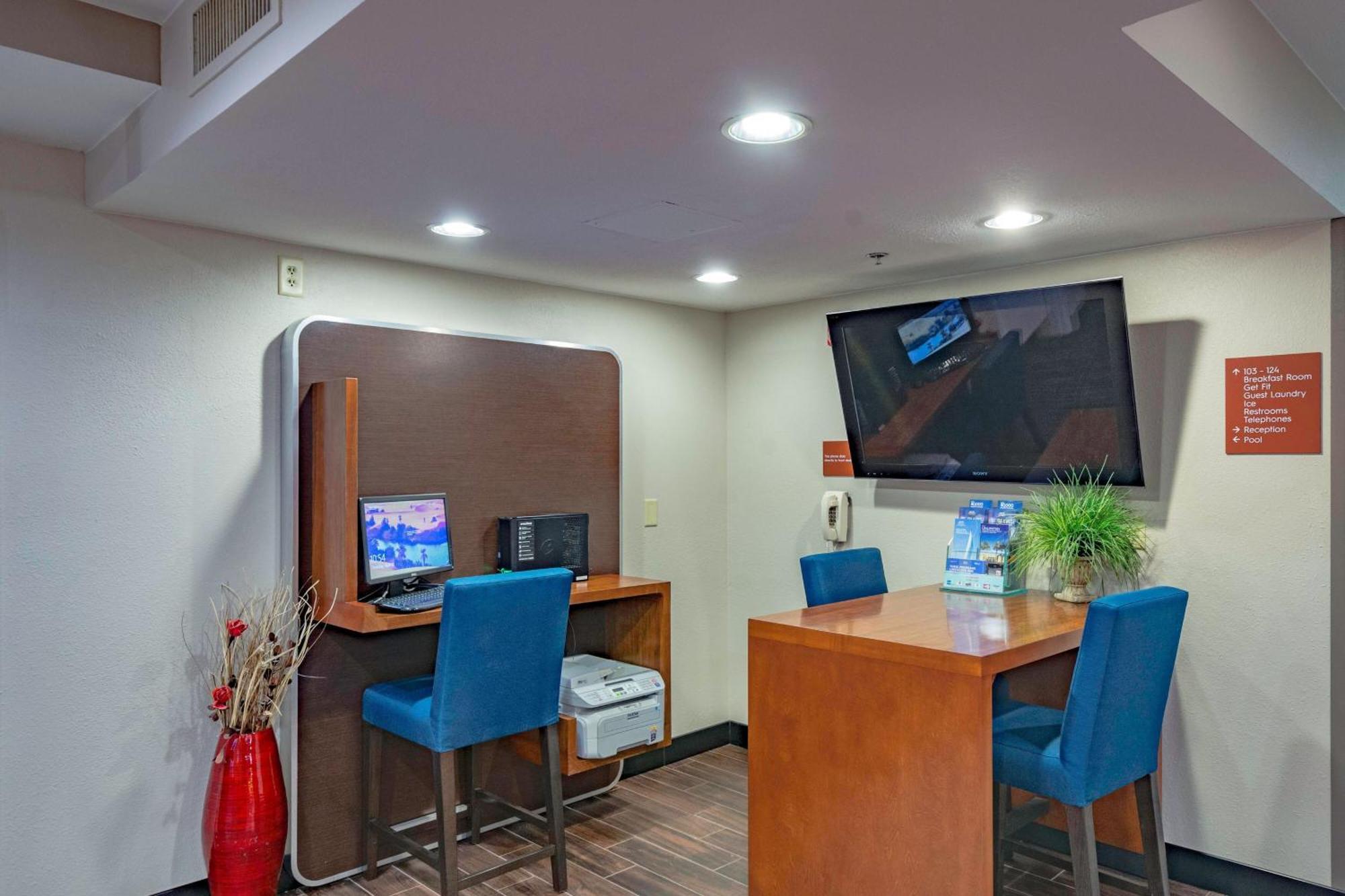 Towneplace Suites Cleveland Стритсборо Экстерьер фото