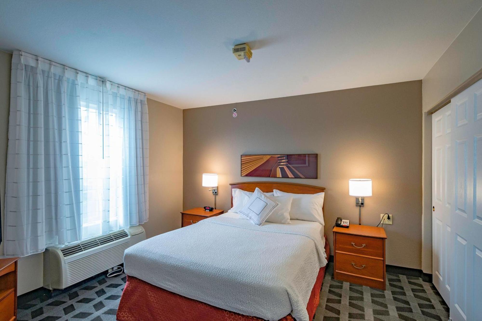 Towneplace Suites Cleveland Стритсборо Экстерьер фото